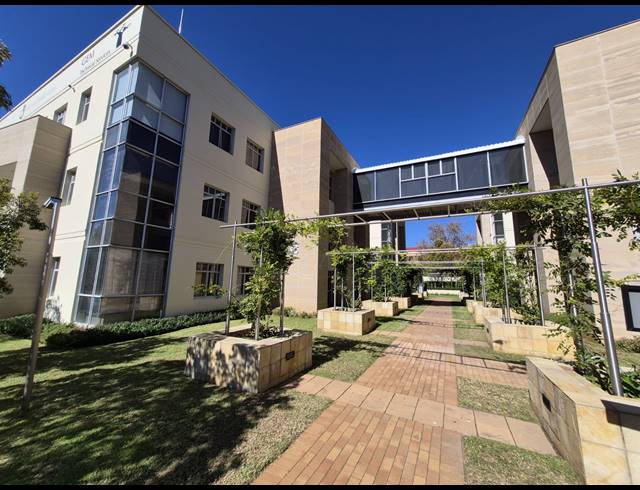 1,012M² OFFICE TO LET IN ILLOVO